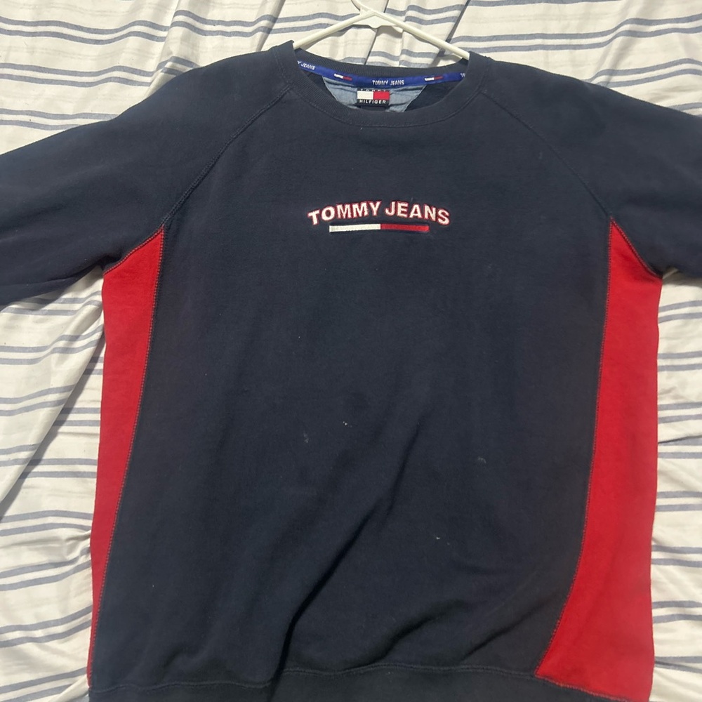 Tommy Hilfiger Men's Black and Red Sweater